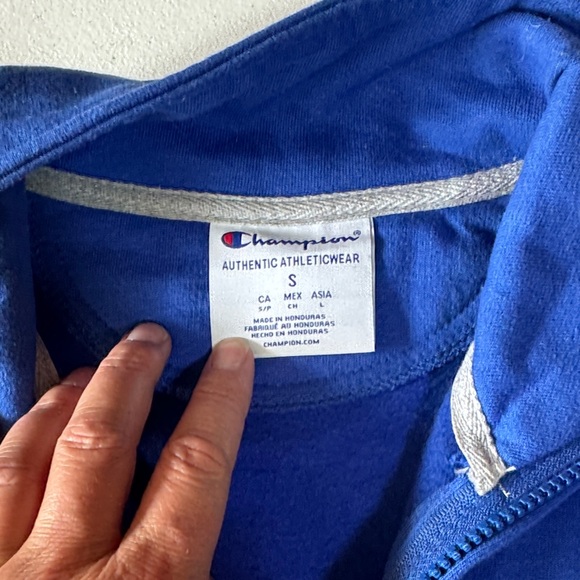 Champion HARTWICK college embroidered 1/4 zip LIKE NEW - Picture 2 of 2